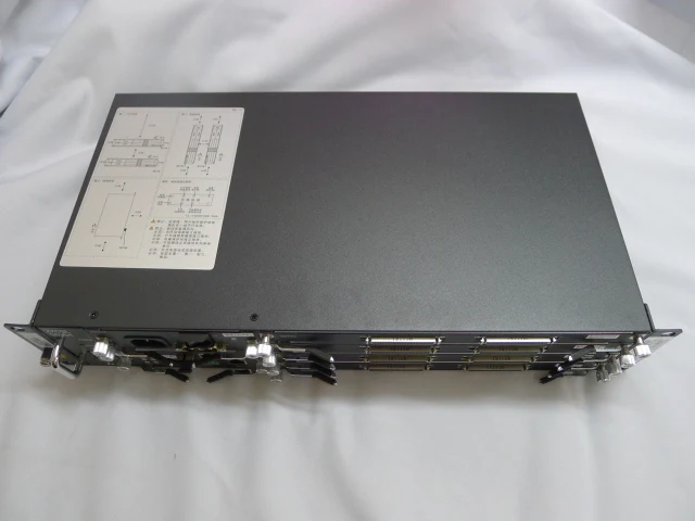 Оригинальный Z TE ZXDSL 9806H ADSL DSLAM с 4 картами ASTGC из 32 портов 8 кабелей AC + DC dual