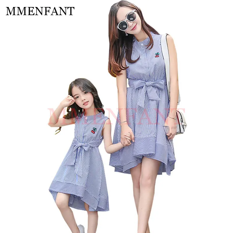 

Family Matching Outfits 2017 summer style Striped mother daughter dresses family look mother daughter son outfits kids boys sets