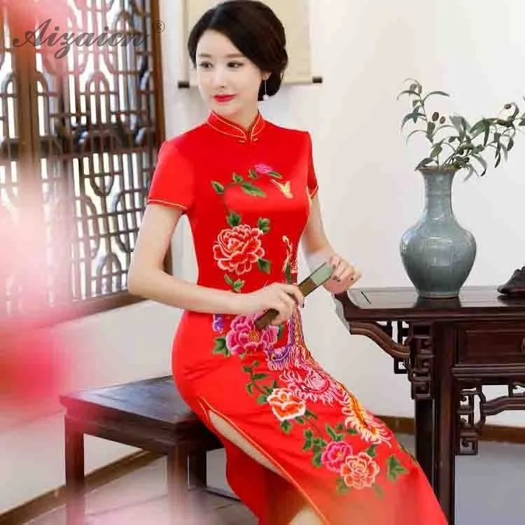 Новый Поддельные Шелковый Cheongsam Длинные красные Qipao платье в традиционном китайском стиле платья для женщин Orientale Винтаж невесты туалетный