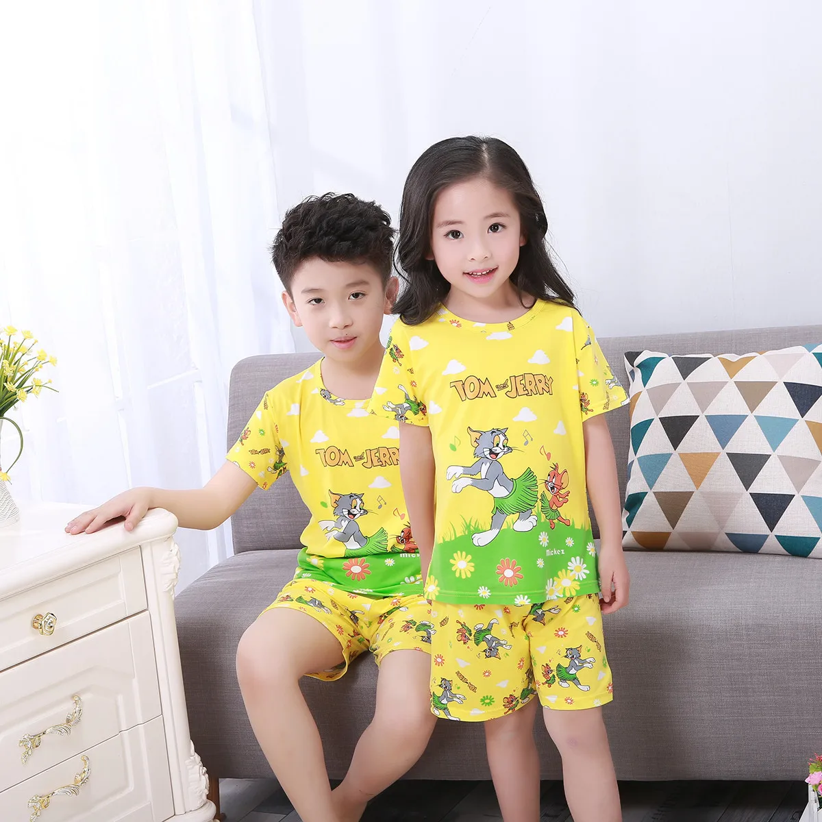 

Kids Short Sleeve Pajama Set New Listing 2018 Children Clothing Summer Boys Girls Lovely Home Clothes Suit Kid Cartoon Sleepwear