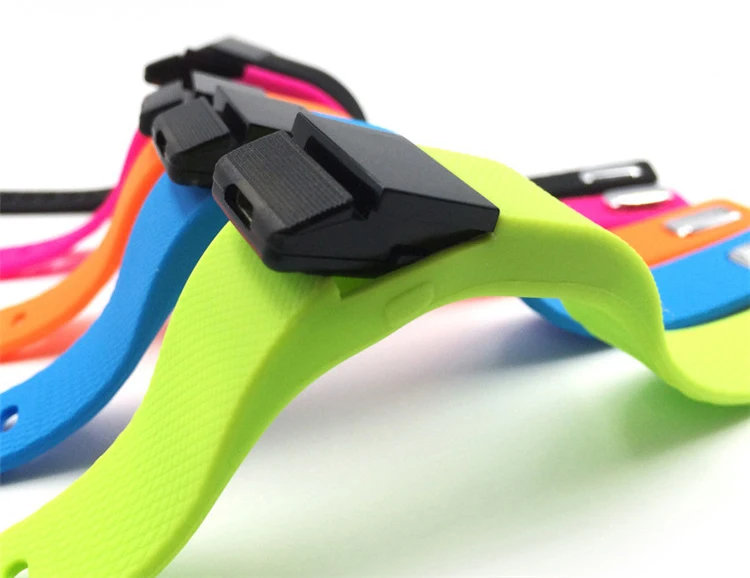 T64usb-wristband (16)