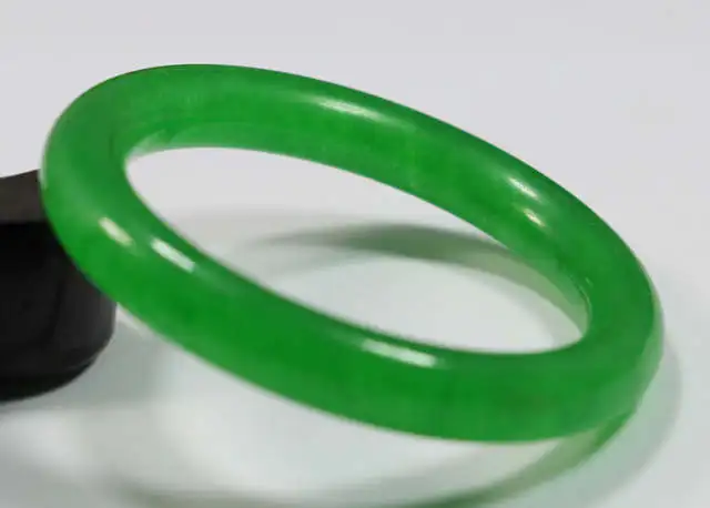

FREE SHIPPING>>>@@ VERY FINE RARE NATURAL GREEN JADEITE JADE BRACELET BANGLE 58MM NEW