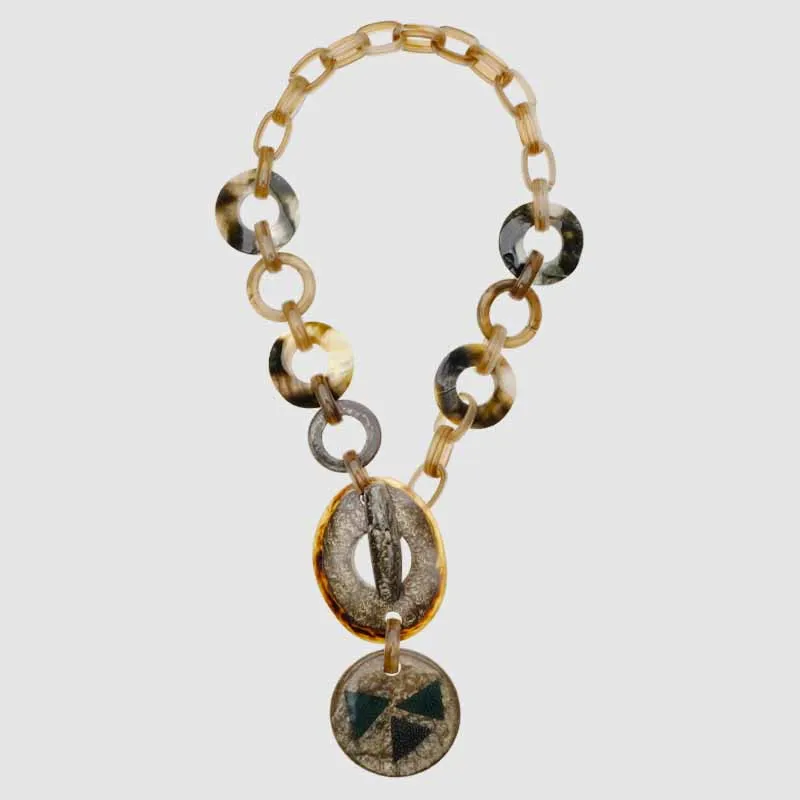 

Amorita boutique fashionable design acrylic circle pendant necklaces