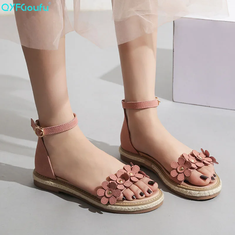 

QYFCIOUFU 2019 Summer Women's Flat Sandals With Buckle Casual Comfortable Peep Toe Sandals Korea Fashion Flower Sandals Footwear