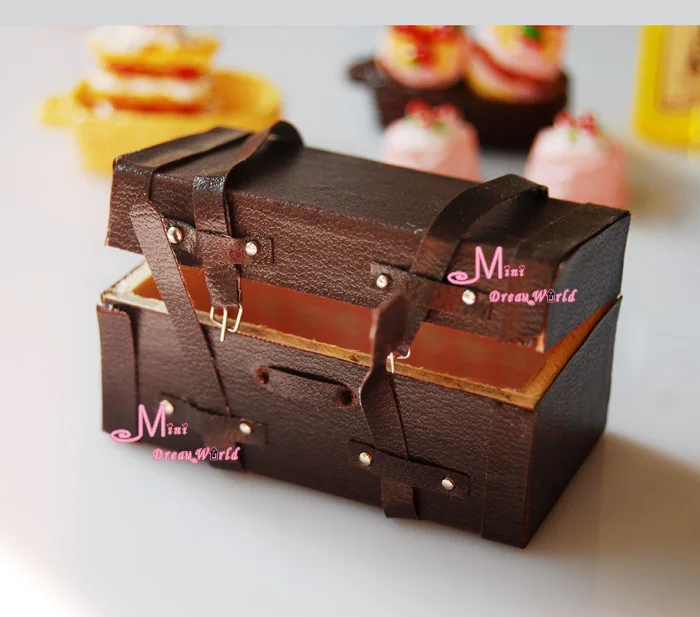 

1/12 Dollhouse Miniature Vintage Coffee Luggage Wood Suitcase OB28