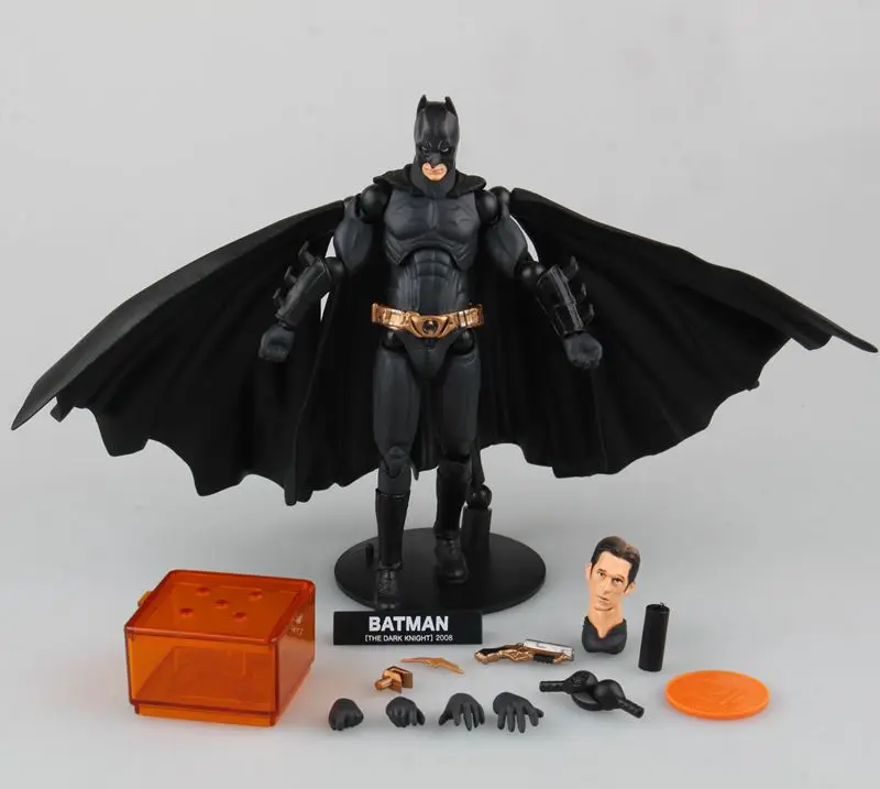 

SCI-FI Revoltech Series 008# Batman Figure Juguetes PVC Action Figure Collectible Model Toy Kids Toys Brinquedos 16cm
