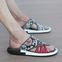 Мужские модные камуфляжные трендовые тапочки; модные пляжные сандалии с бахромой в этническом стиле; мужские шлепанцы на плоской подошве
