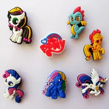 13 teile/satz New Kid mein Partei little horse poni Cartoon Thema crocs Geschirr Round schuhe dekoration oder kinder