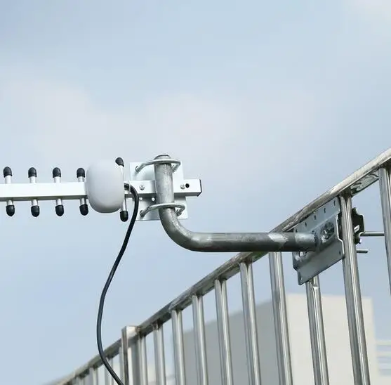 4G LTE Yagi Antenna 698-2700MHz 28dBi 16 elements Outdoor Roof Antenna