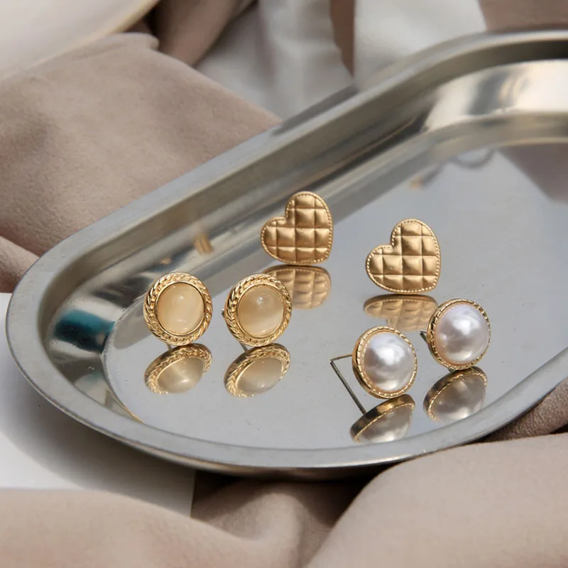 

2019 Heart Opal Stud Earrings Natural Stone Geometric Vintage Earrings Women Gold Color LOVE Round Stud Earring Punk Jewelry