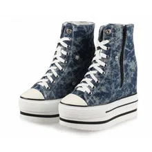 Новая модная повседневная обувь на танкетке и высоком каблуке, увеличивающий рост с внутренним каблуком и толстой стелькой женские джинсовые ботильоны на платформе парусиновые ботинки