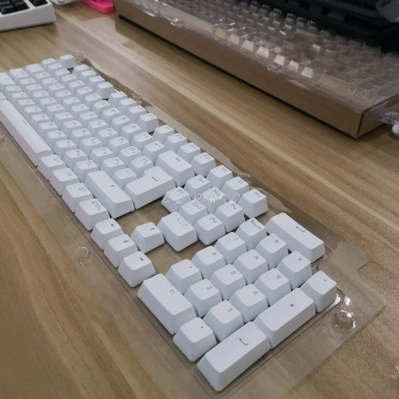  104 Keyscaps ABS Russian/PBT English Languag Keycaps Variety For Cherry MX Mechanical Keyboard Key 