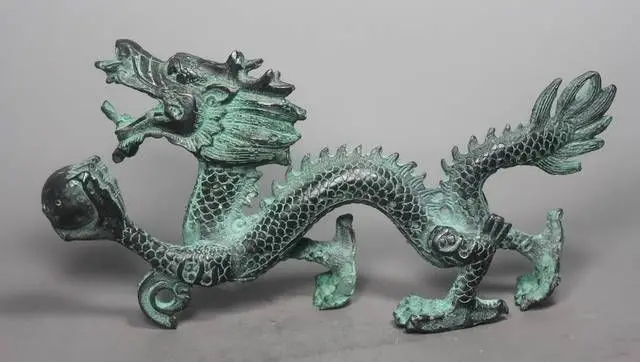 

Old Collectible Decorated Handmade Copper Carving Chinese Dragon Statue