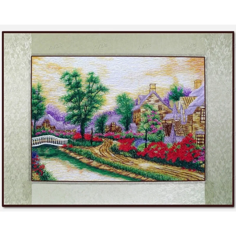 

Embroidery finished / Suzhou Classical Embroidery / Purple silk decorative painting landscape / Cross Stitch finished