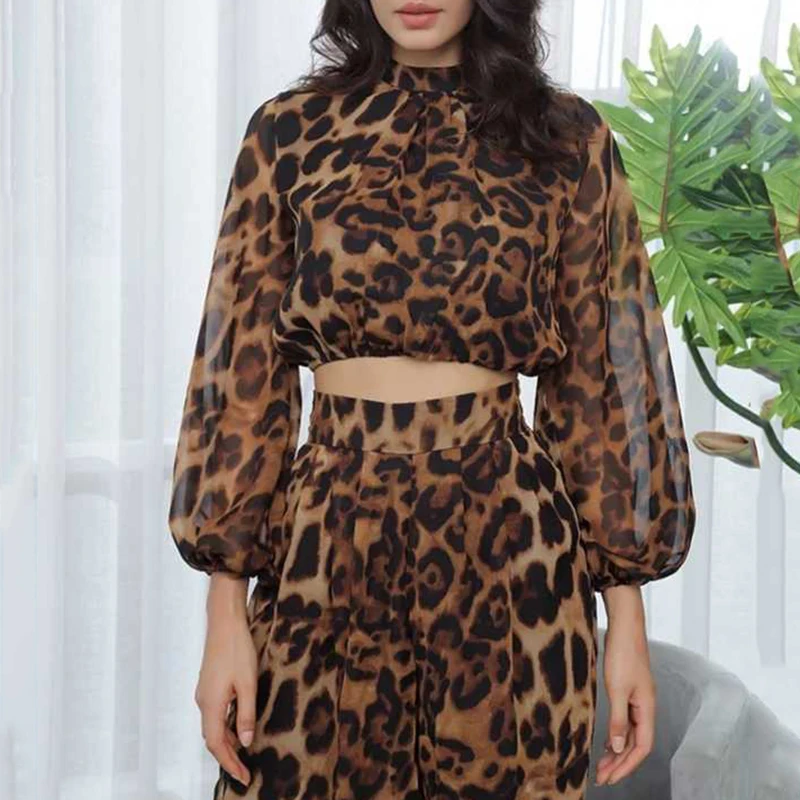 

DEAT 2019 Autumn Leopard Round Neck Lantern Sleeve Dew Navel Tops Loose Wide Leg Pants Two Piece Set Women Outfits WE2850