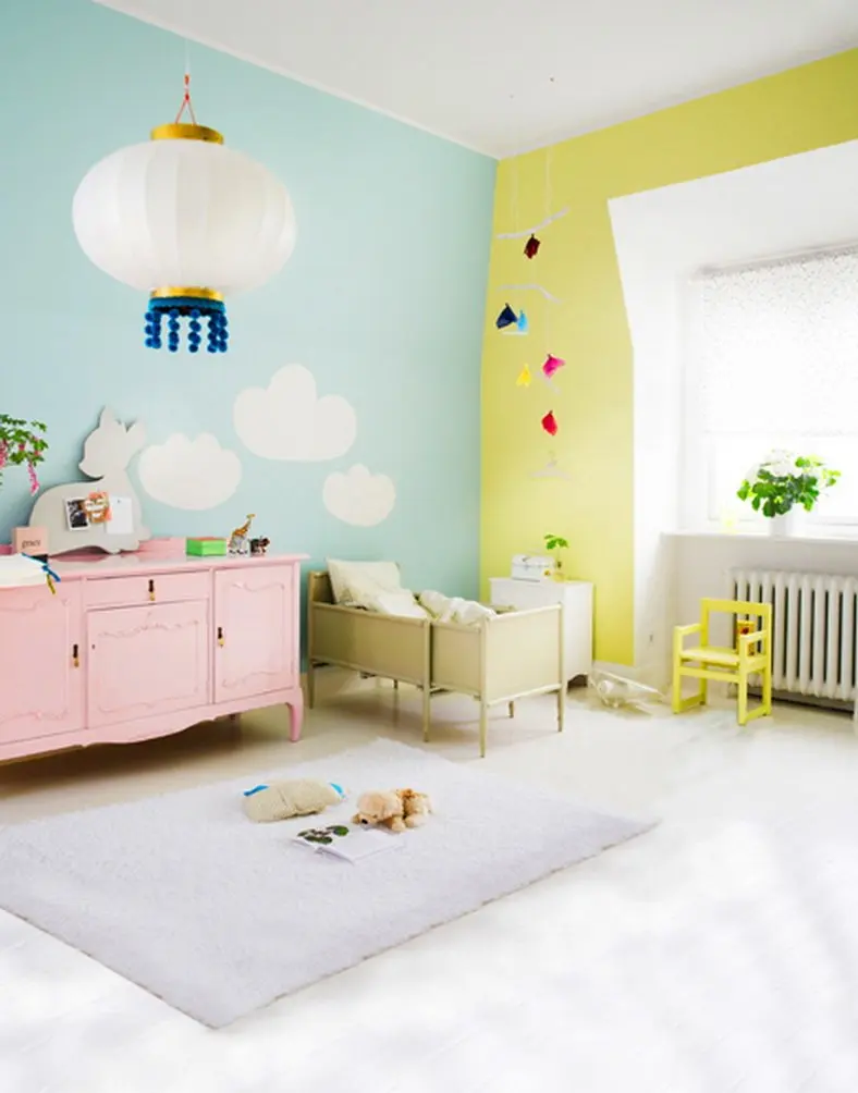 покрасить ребенка. разноцветные пряди. окрашивание волос для подростков. цвет стен в детской комнате. мелки для волос.