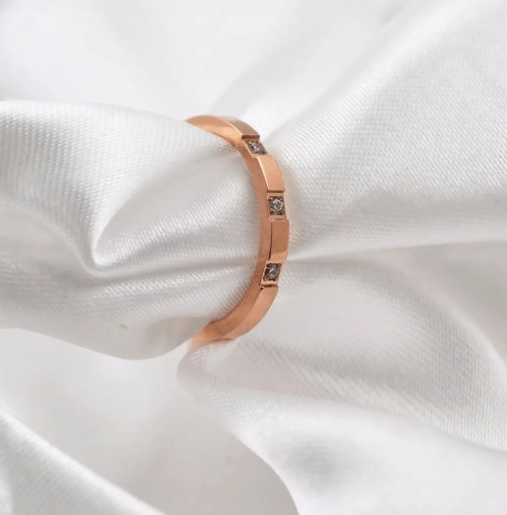 

HFYK 2019 Luxury 3 cubic zirconia rose gold color rings for women crystal lovers' rings stainless steel wedding ring anillos
