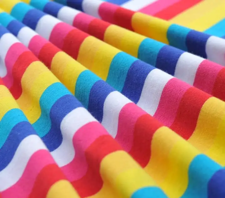 Новая стильная эластичная трикотажная хлопковая ткань в радужную полоску для шитья одежды для родителей и детей, одежда для малышей