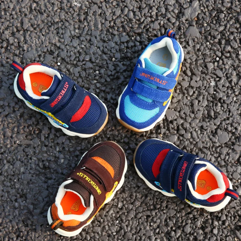 Dinoskulls LED Shoes for Kids Light Up Boys Sneakers Mesh Breathable Glowing Tenis Children Shoes 2019 Summer Toddler Trainers