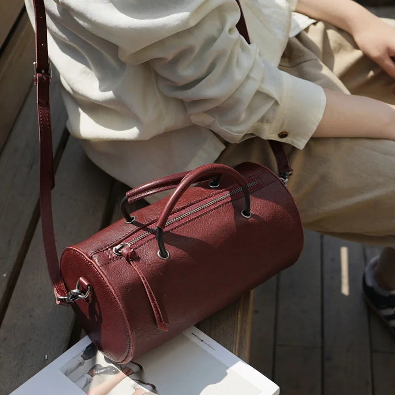 AETOO Handmade one-shoulder oblique back handbag, lady plastic stylish tanning cowhide small retro cylinder bag