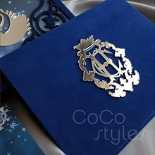 Cocostyles на заказ потрясающий бархат твердый переплет Свадебное приглашение с лазерной резки акриловый логотип для роскошных Свадебные торжества