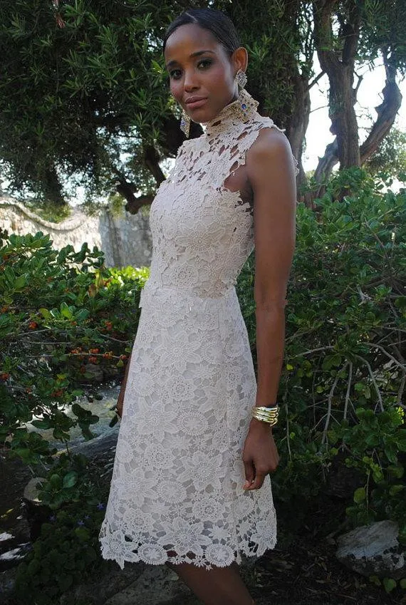 vintage-1950s-lace-wedding-dresses-high-neck-sleeveless-short-wedding-dress-tea-length-simple-bridal-dresses (4)_