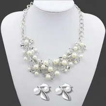 Europe and the United States big fashion leaves necklace fashion sweater chain jewelry Z3192