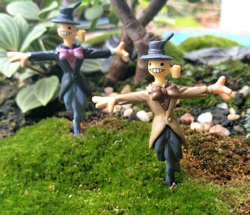 

10pcs moving castle scarecrow bonsai terrarium figurines home ornaments fairy garden pot decor mini jardins resin craft