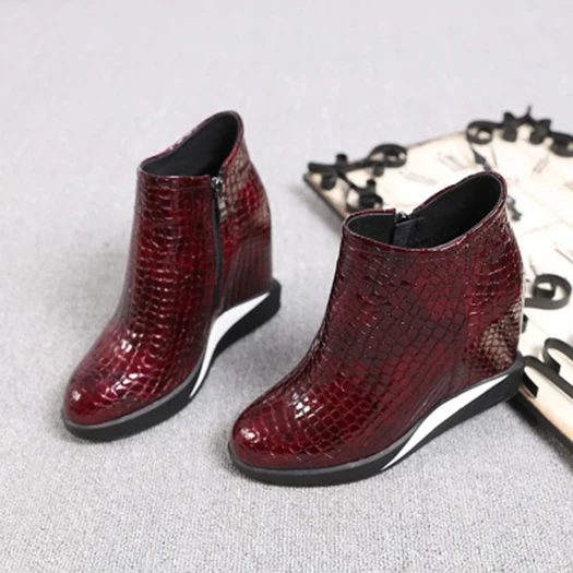 Туфли из змеиной кожи на высоком каблуке; Туфли на толстой резиновой подошве в стиле Харадзюку; черные, красные лакированные туфли на платформе; ботильоны; женские туфли-лодочки с круглым носком на молнии - Цвет: red ankle boots