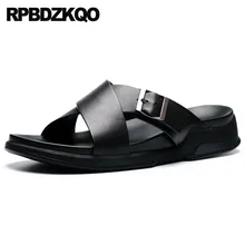 Дизайнерские водонепроницаемые тапочки; пляжные черные мужские сандалии из натуральной кожи; коллекция года; летняя повседневная обувь для улицы; Роскошные шлепанцы