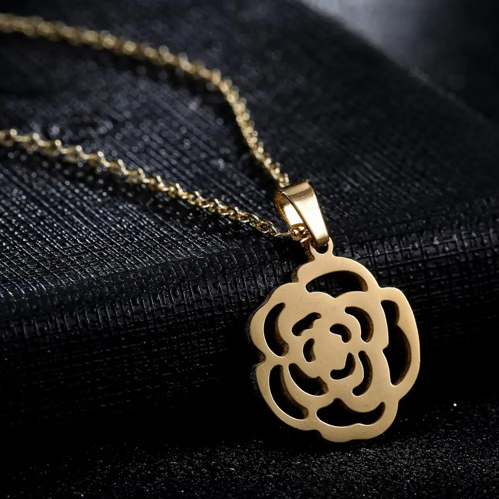 

mrwonder Elegant Flower Necklace Earring Stud Set Golden Colour Necklace Ear Stud 2018 New Festival Birthday Gift Photo Props