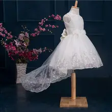 Одежда для маленьких девочек, белое крестильное Новогоднее платье Платье принцессы для маленьких девочек в возрасте 1 года, подарок на день рождения, для детей, с длинным шлейфом праздничная одежда большой бант