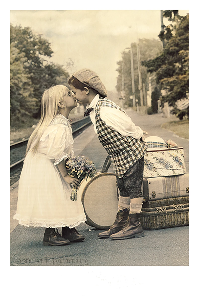 

Sale Printed Painting Kids Kiss in the Road Wall Art Spray Canvas Painting Fine Art Canvas Printings Kids Chritmas Unique Gift