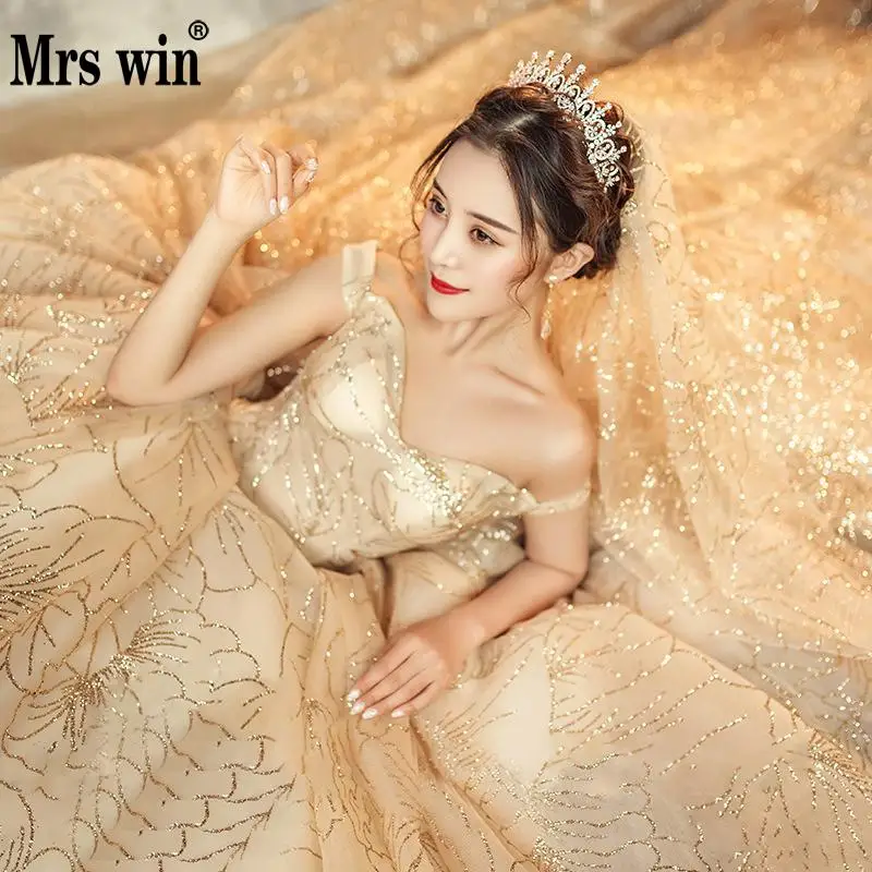 

2019 New Mrs Win Champagne Wedding Dress Sexy V-neck Luxury Sweep Train Bling Bling Vintage With Long Veil Vestido De Noiva F