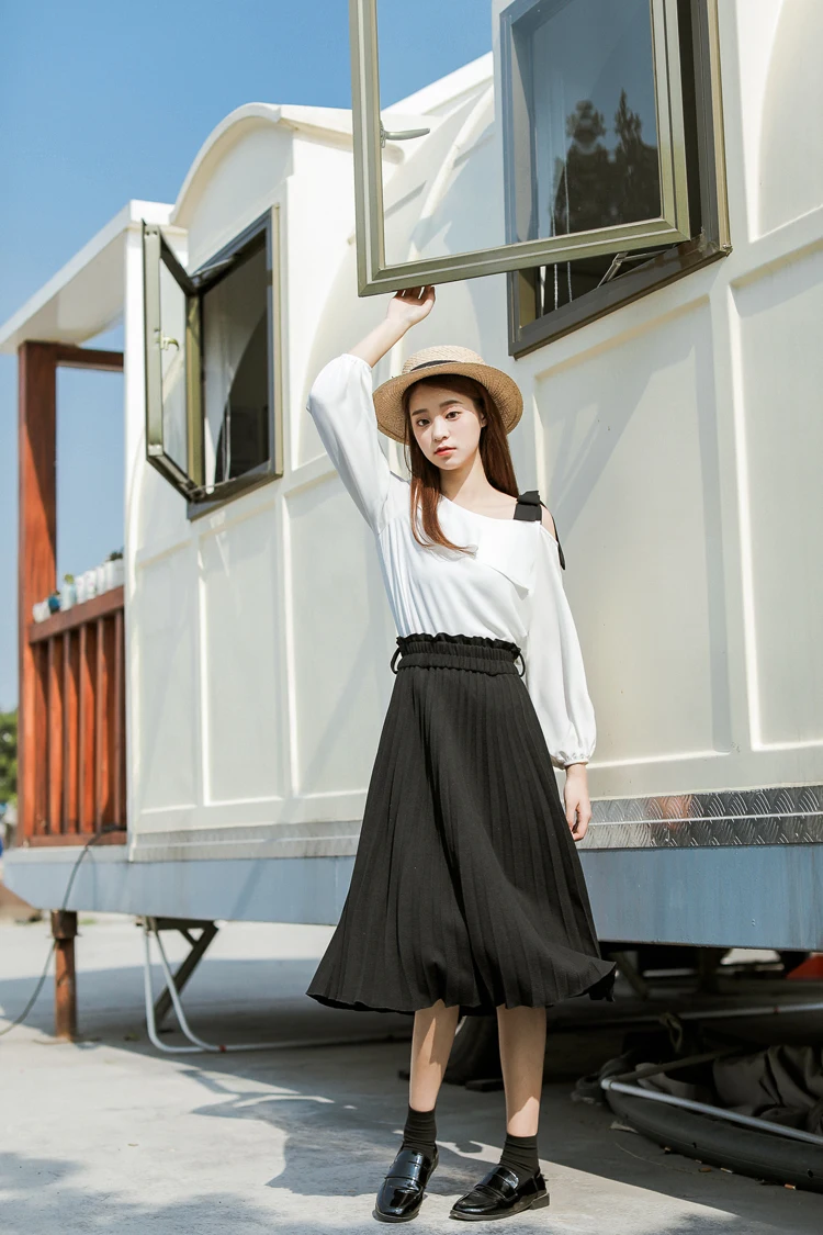 black casual skirt