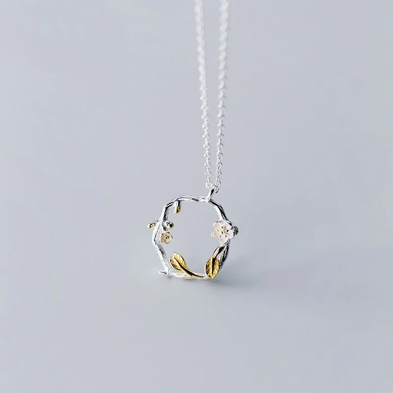 

Holiday Flowers Leaves Garland 925 Sterling Silver Necklace
