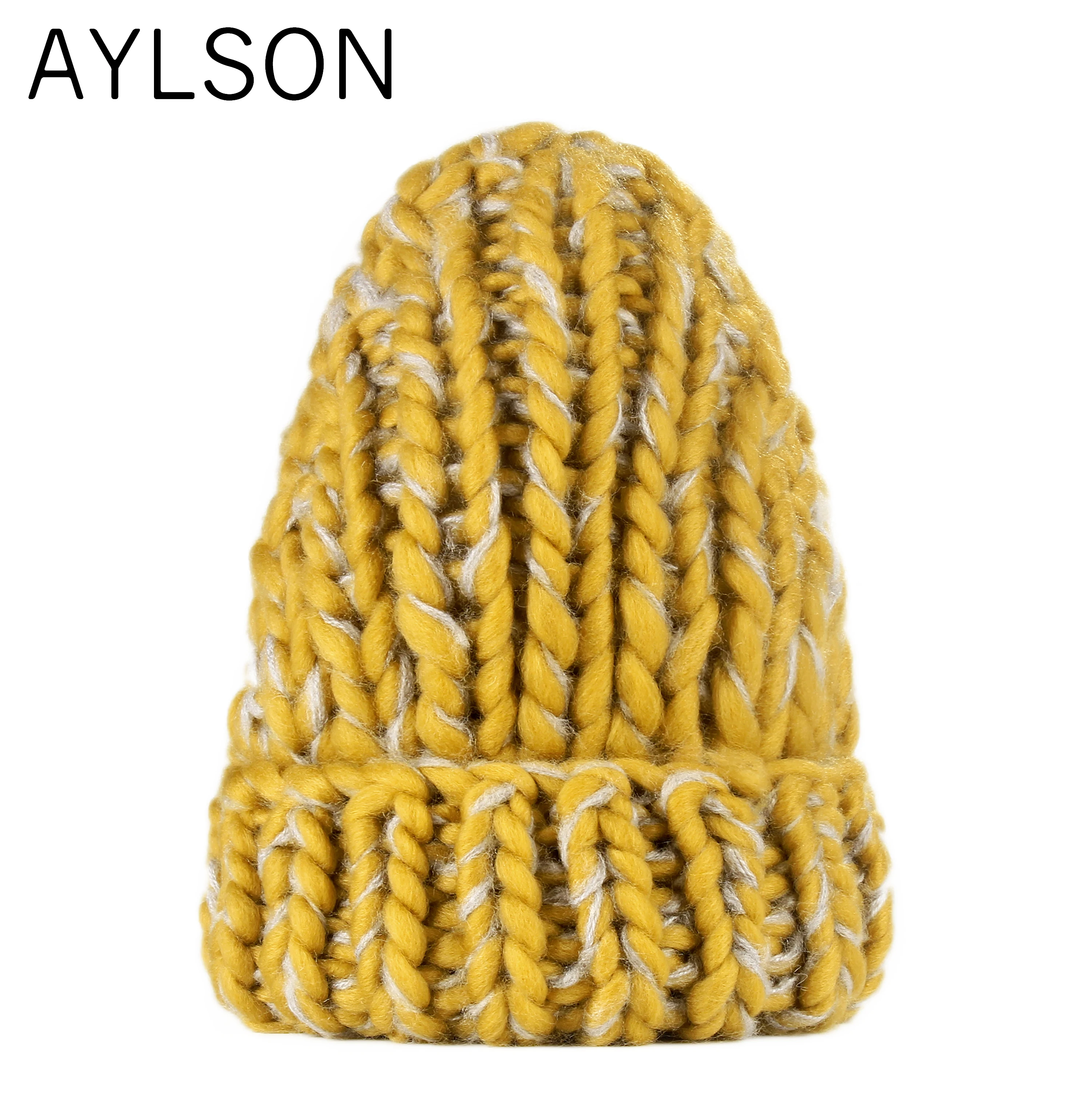 

2019 winter new ladies innocent urinals hand-knitted thick wool warm super soft fabric outdoor skiing knit bean hat pompoms