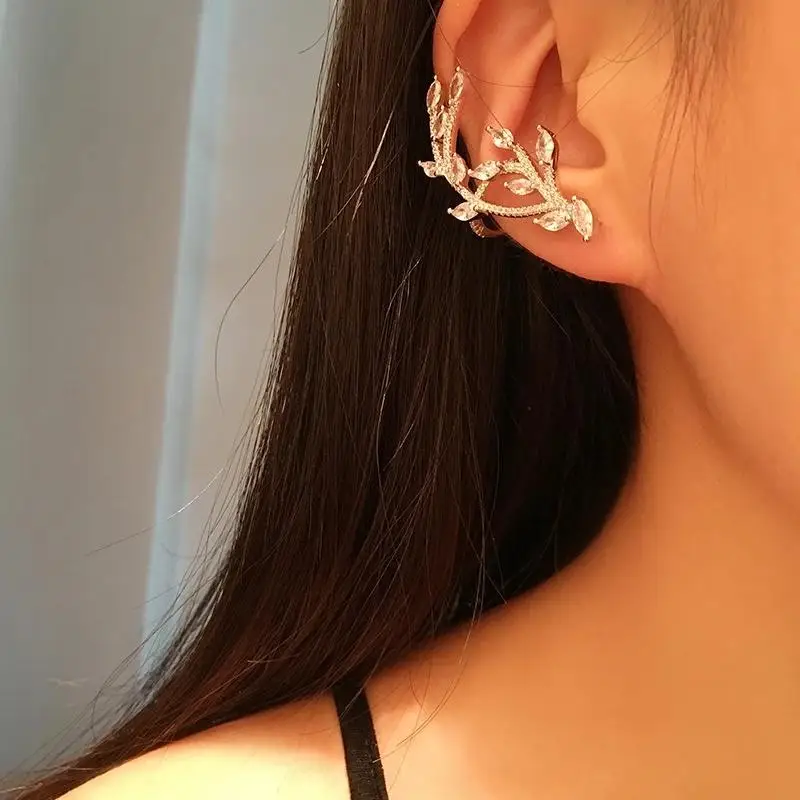 

Exquisite Branch Stud Earrings for Women Fashion Crystal Asymmetry Studs Earrings Luxury Jewelry Bijoux Lover Gift 2019 New