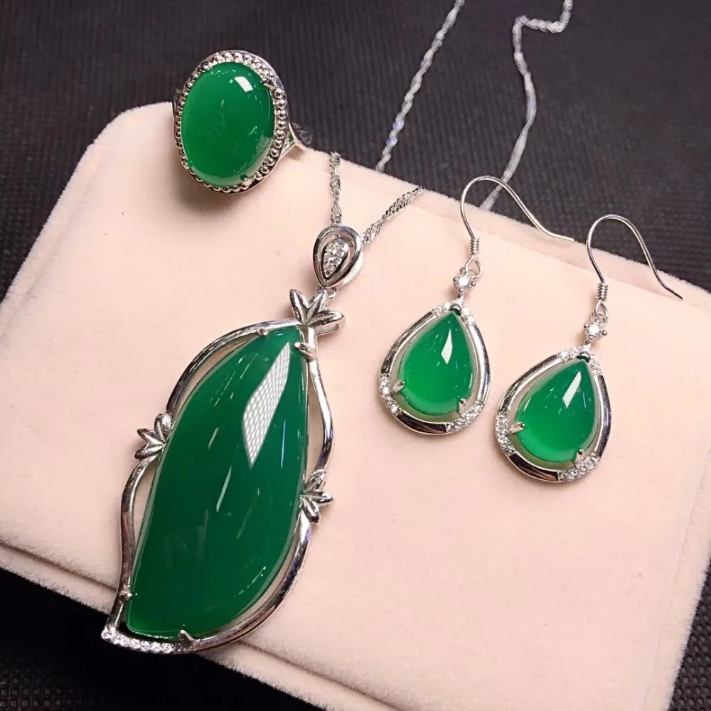 8883844971_2050879396