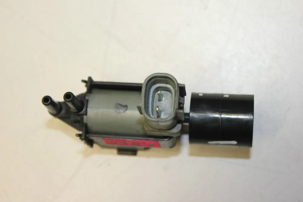 

Diesel Vacuum Solenoid Valve Sensor For TOYOTA HILUX 3.0 D4D Solenoid Valve 9091012093 1846000940 90910-12093 186400-0940