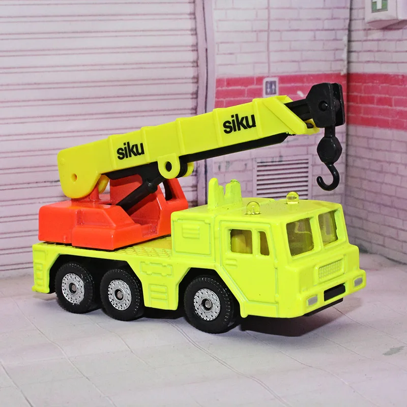 

SIKU 1:87 Diecast Alloy car model crane Collection decoration kids toys Give your child the best gift