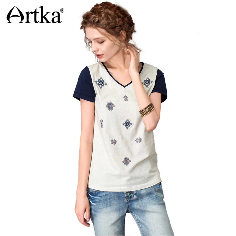 

ARTKA Women's 2018 Summer 2 Colors Ethnic Printed Embroidery T-shirt Fashion V-Neck Short Sleeve Comfy All-match Tees TA10562X