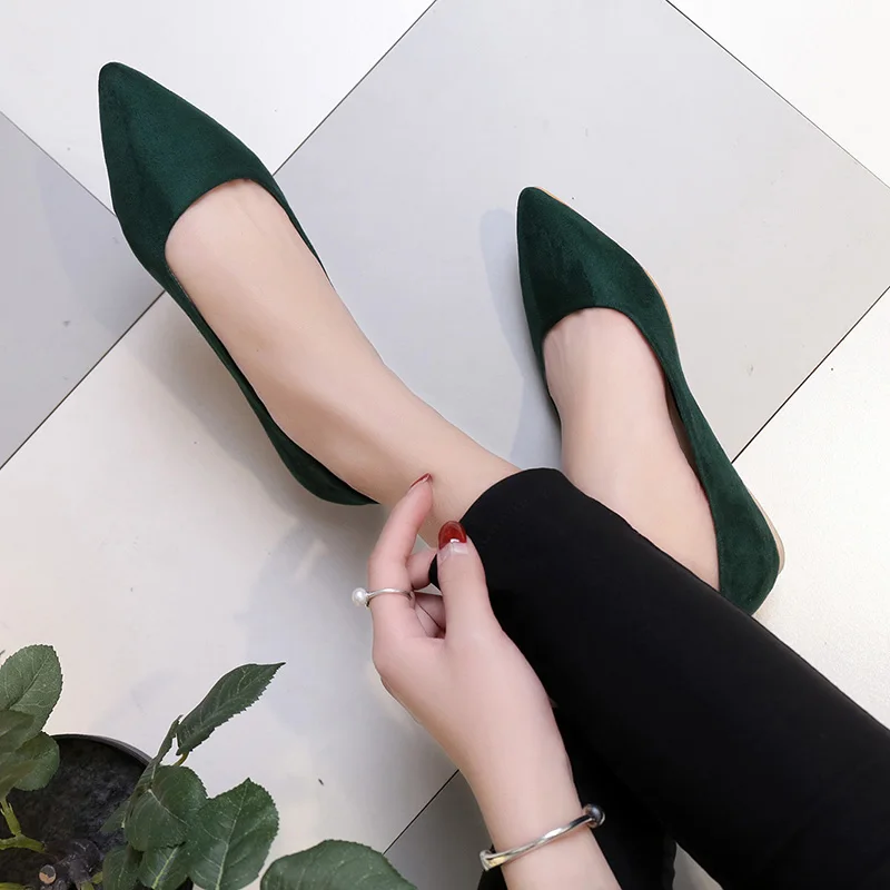 Для женщин замшевые Туфли без каблуков модные высокое качество основные разноцветные с острым носком балетки на плоской подошве обувь без шнуровки - Цвет: Зеленый