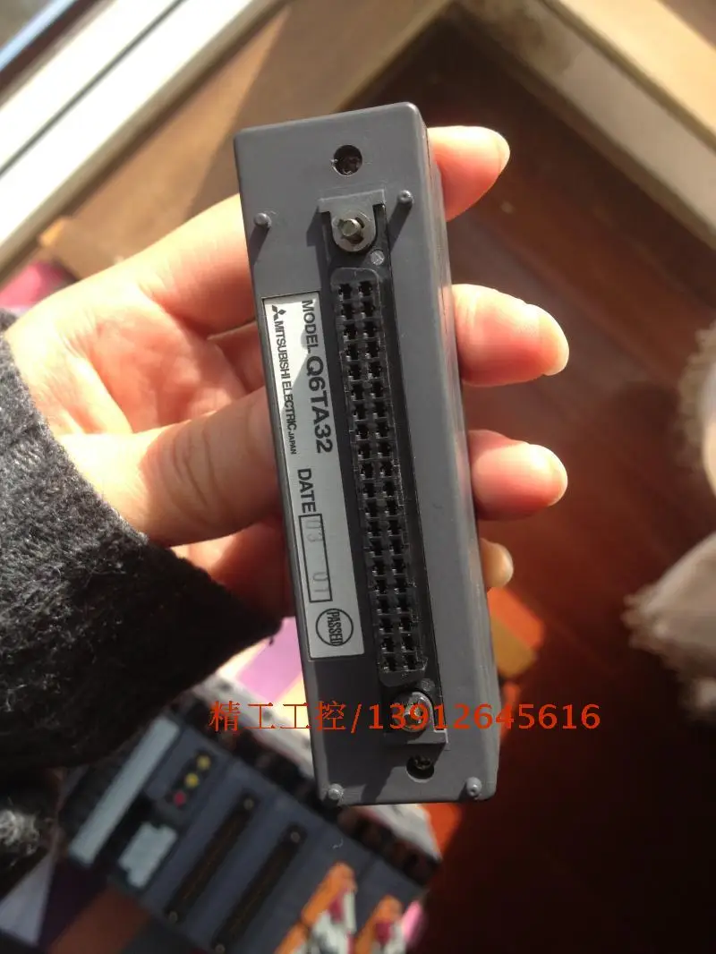 

[SA] - Q series PLC Q6TA32 a very good quality good function of spot shot --5PCS/LOT