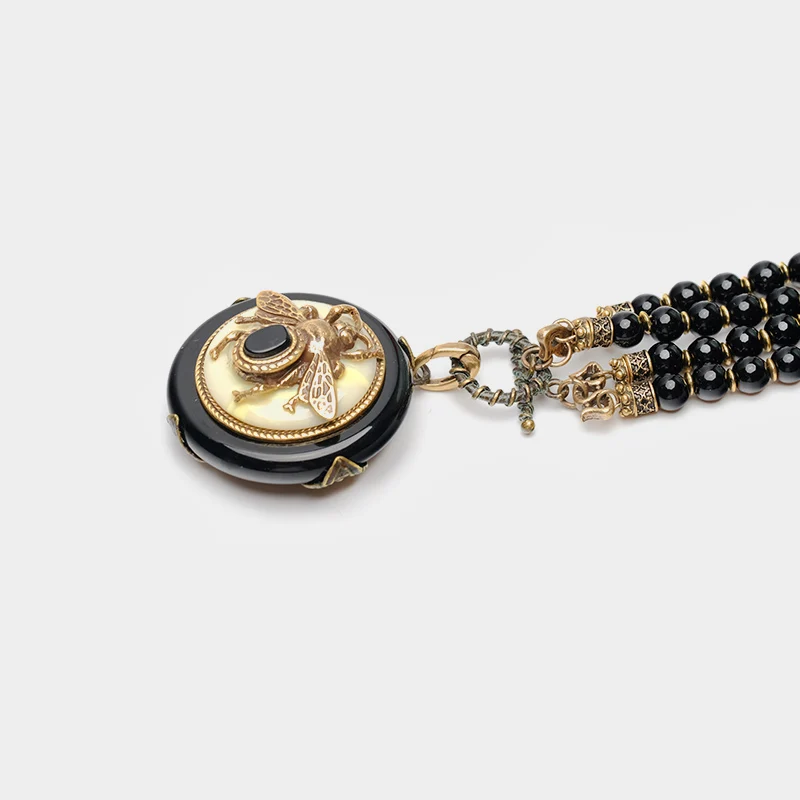 Baratos Collar de diseño de insectos Vintage de Europa (dos tipos de métodos de uso)