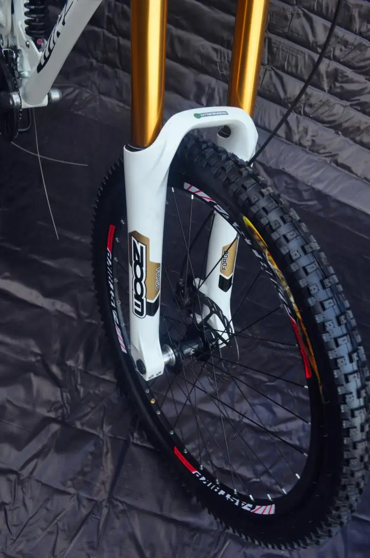 Perfect New Brand Downhill Mountain Bike Aluminum Alloy Frame Oil Disc Brake Soft Tail Bicicleta Outdoor Sports MTB Bicycle 17 Perfect New Brand Downhill Mountain Bike Aluminum Alloy Frame Oil Disc Brake Soft Tail Bicicleta Outdoor Sports MTB Bicycle 17