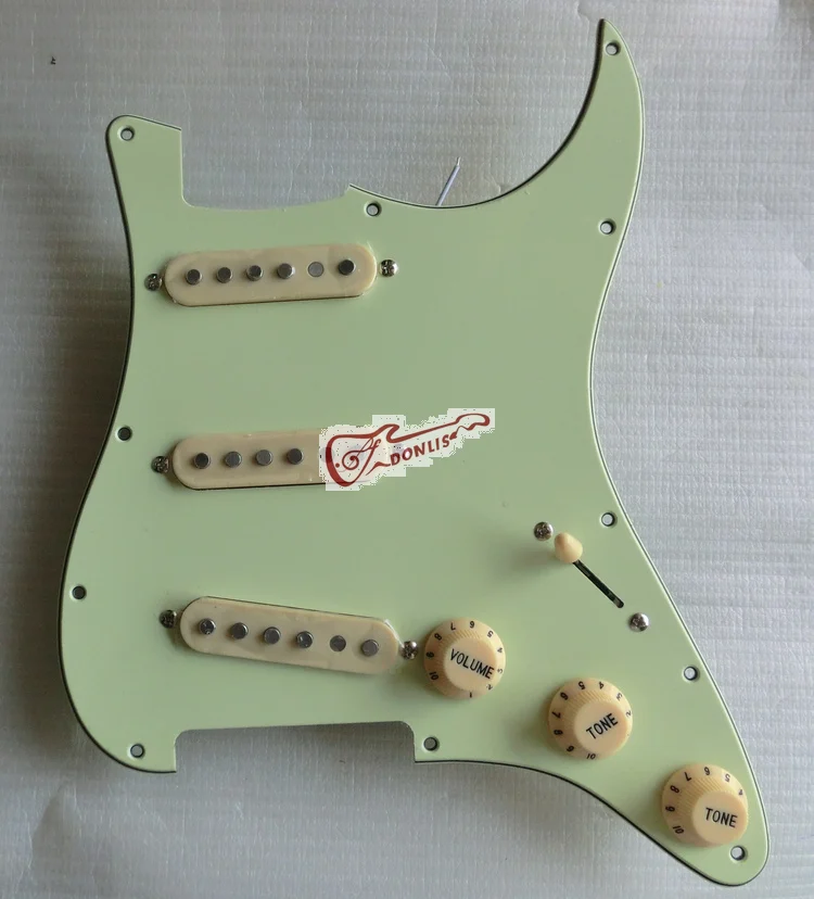 wired guitar pickugard