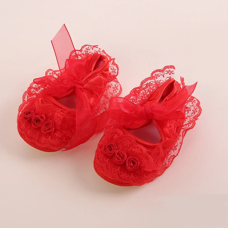 Детская обувь для маленьких девочек 0-12 месяцев с бантиком и мягкой подошвой; обувь для малышей; нескользящая кружевная обувь принцессы для новорожденных девочек; обувь на крестины