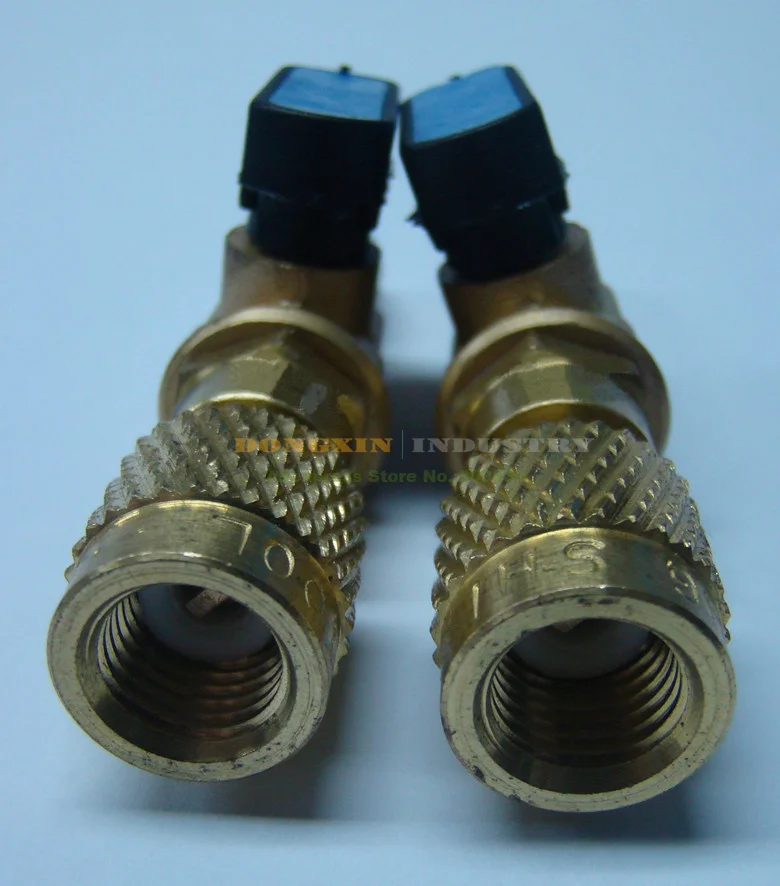 

R22 Adaptor With Ball Valve  1/4"SAE Socket  Adjustable Charging Valve