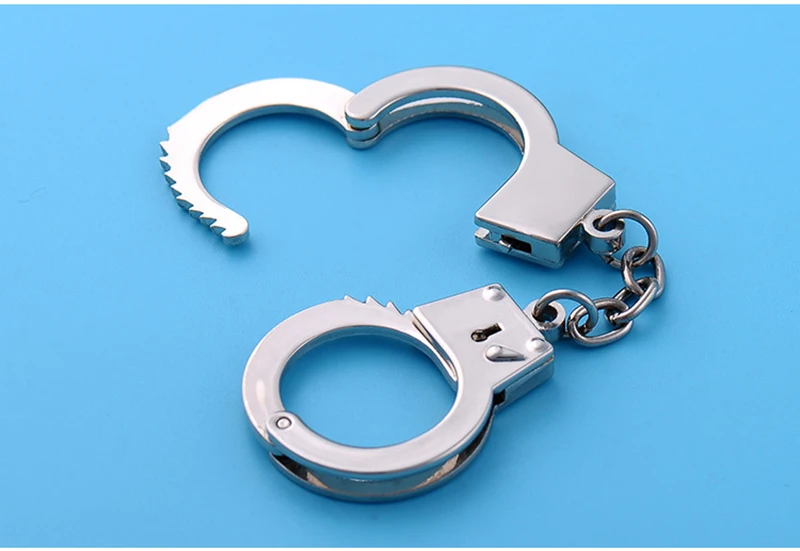 Имитационная полиция игрушечные наручники, брелок, изображающий себя полицейским арестом, игрушечные наручники, сценический реквизит, креативный брелок личность